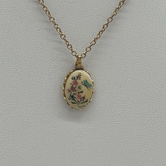 Cottagecore Floral Pendant Necklace & Pink Rose Earrings Set – Vintage Romantic - Picture 2 of 7